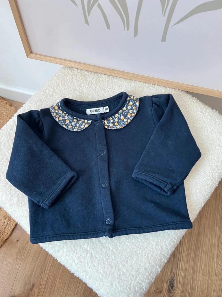 Gilet bleu marine col fleuri Gémo – cardigan chic bébé fille – 6 mois