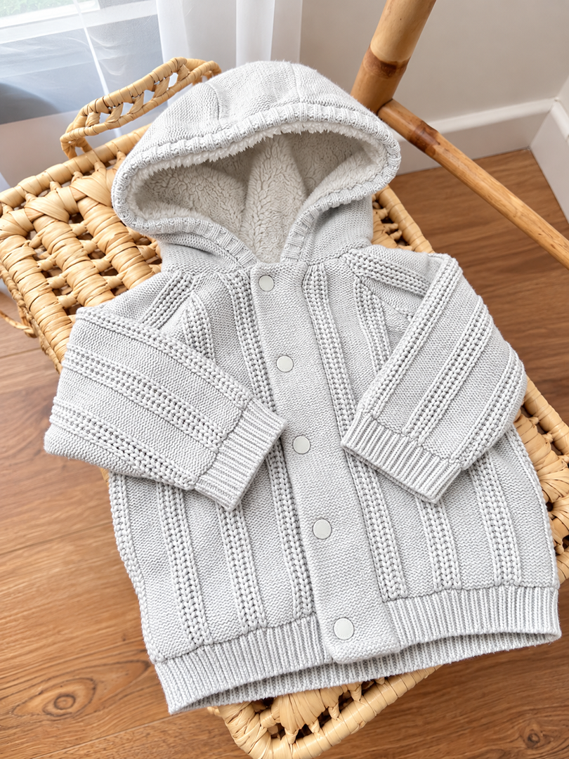 Gilet cardigan gris Obaïbi mixte 6 mois mi-saison manches longues fille ou garçon