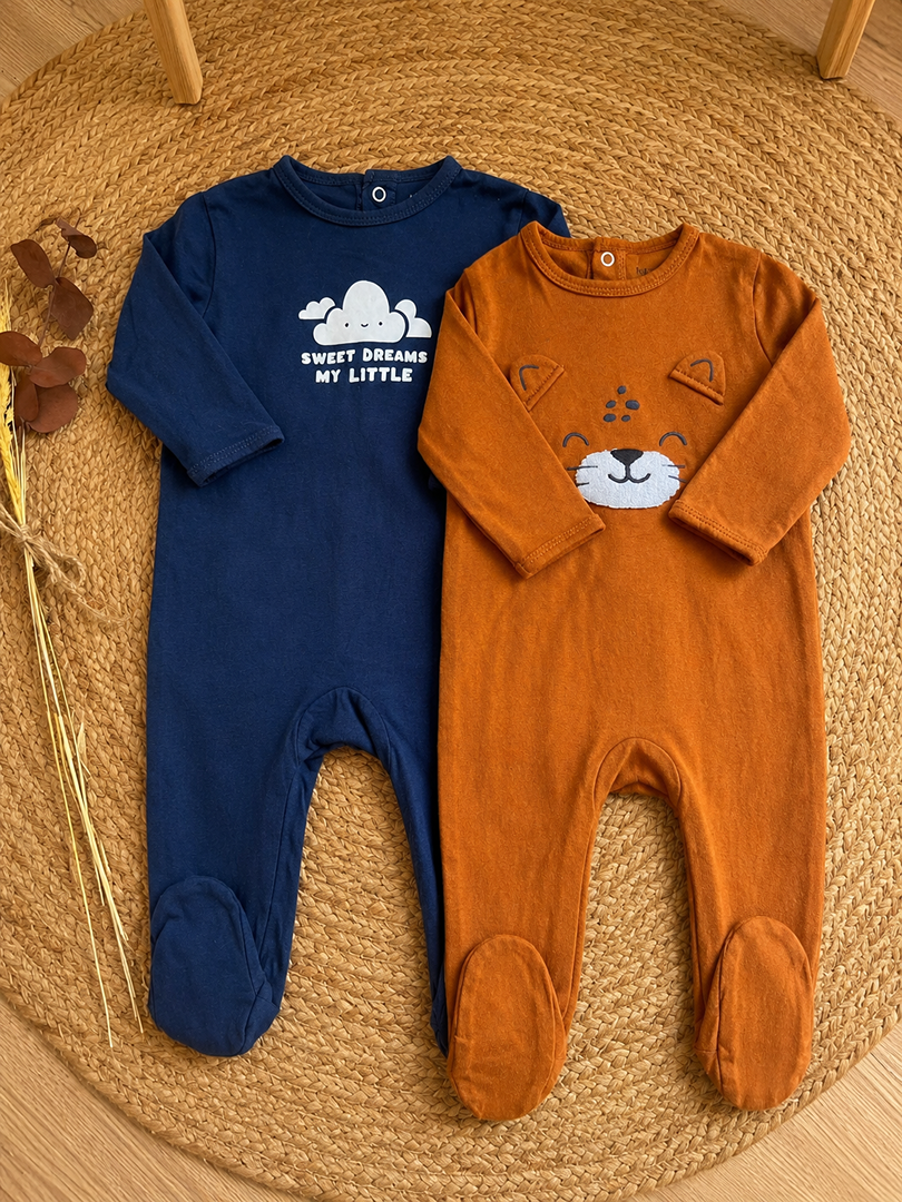 Lot 2 pyjamas 1 pièce jersey Kiabi 6 mois garçon orange bleu marine mi-saison manches longues