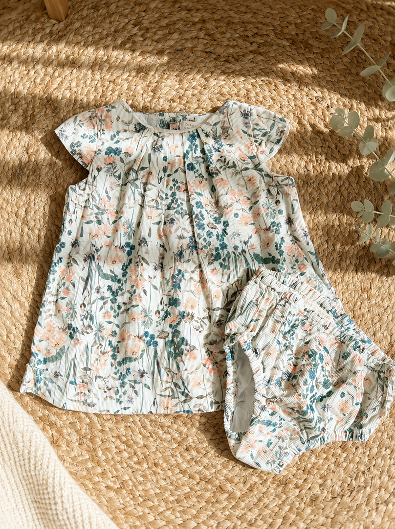 Robe velours côtelé bloomer assorti Fille Zara Fleurs correspond à un 6 mois