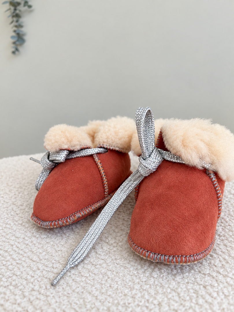 Chaussons bébé fille rose hiver fourrés environ 2 ans