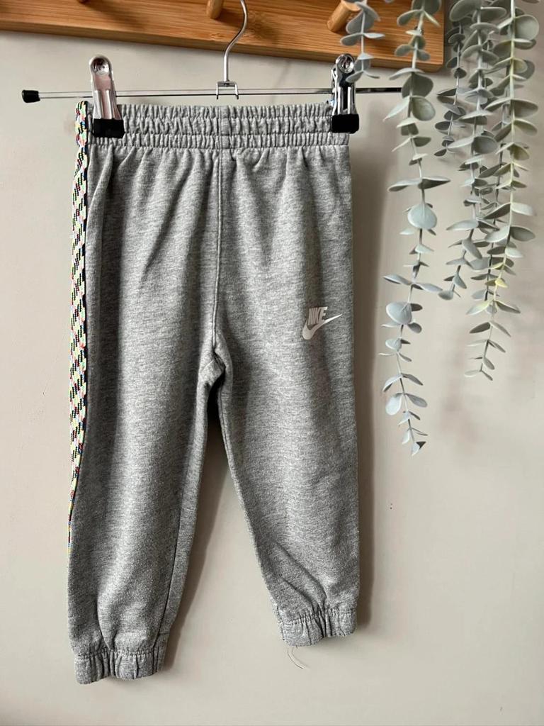 Jogging gris Nike Garçon 18 mois