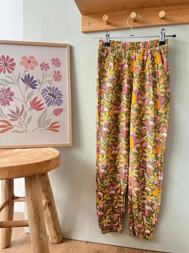 Pantalon fluide kaki imprimé animaux 7/8 ans – style moderne & confortable Fille