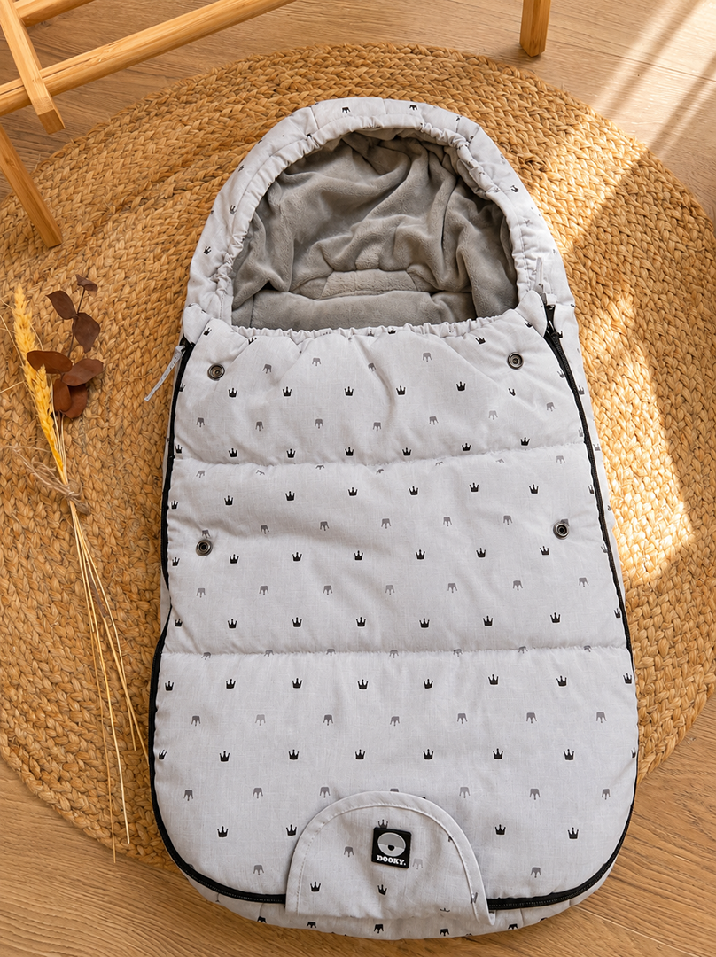 Chancelière poussette Dooky gris à motifs couronnes mixte