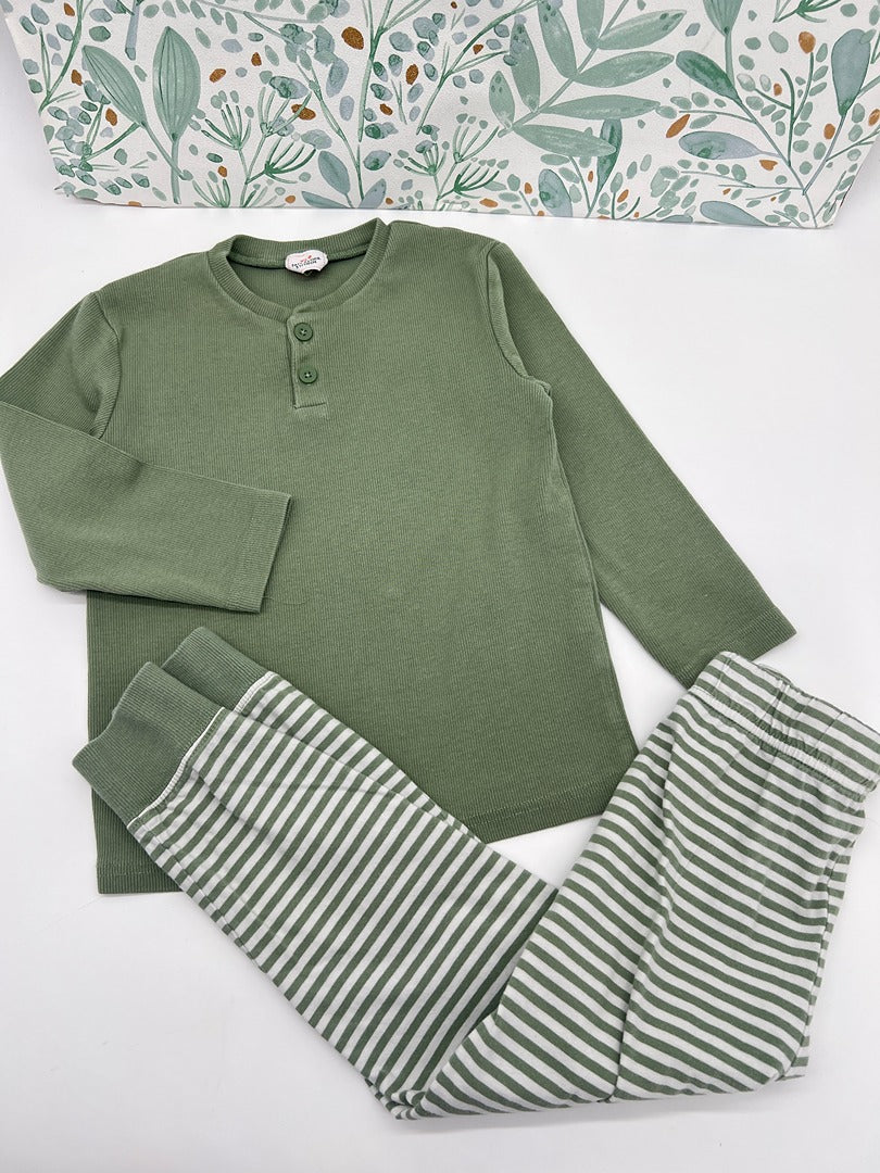 Pyjama 2 pièces / ensemble - Tao Tape à l'œil - 5 ans / 110 cm - Vert - État : Excellent Garçon