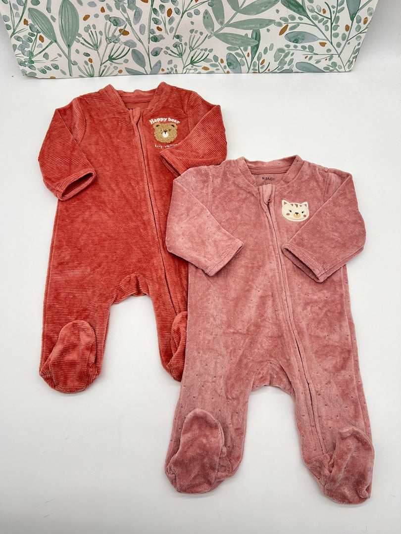 Lot 2 Pyjamas 1 pièce en velours bébé fille Kiabi - 1 Mois - Rose/rouge