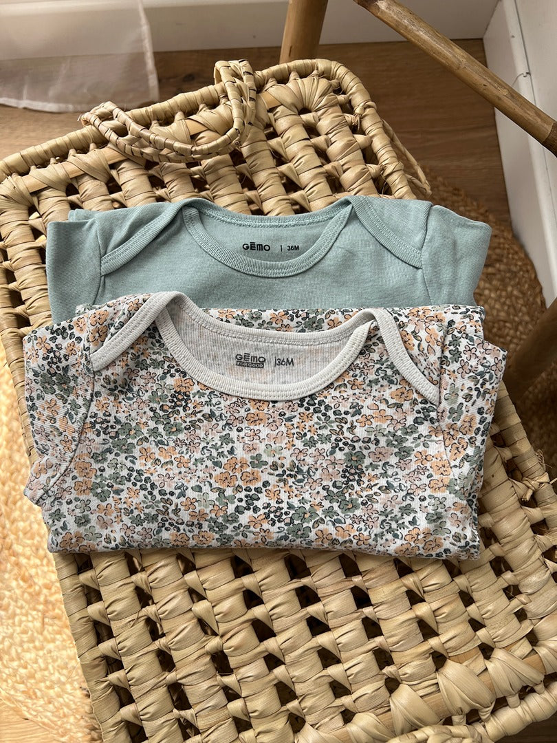 Lot 2 bodies fille Gémo 3 ans manches longues floral vert col Us
