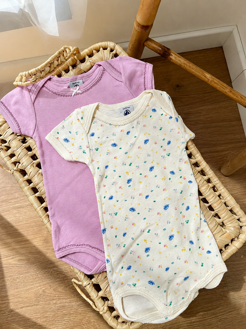 Lot de 2 bodies manches courtes col Us fille Petit Bateau 6 mois blanc violet été