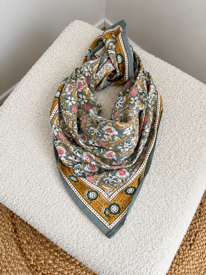 Petit foulard indien fille ou femme vert imprimé floral bohème mi-saison - Neuf 65x65 cm