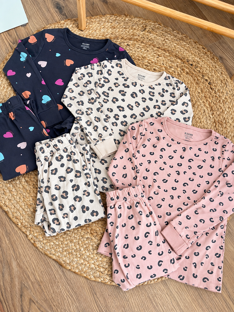 Lot 3 pyjamas 2 pièces coton fille Kiabi 8 ans mi-saison manches longues léopard coeurs