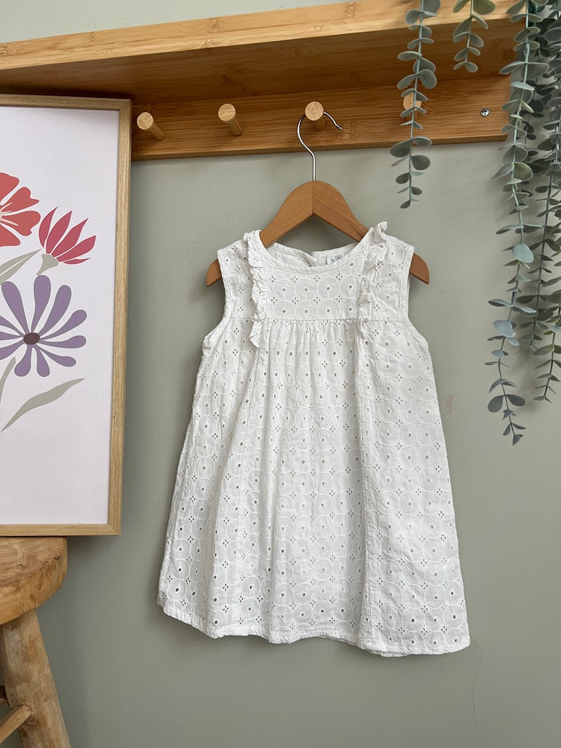 Robe blanche fille Obaïbi 18 mois broderie anglaise été