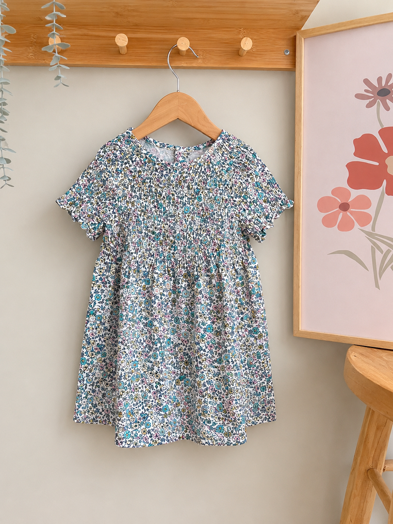 Robe blanche fleurie fille Zara 3 ans été manches courtes devant smock