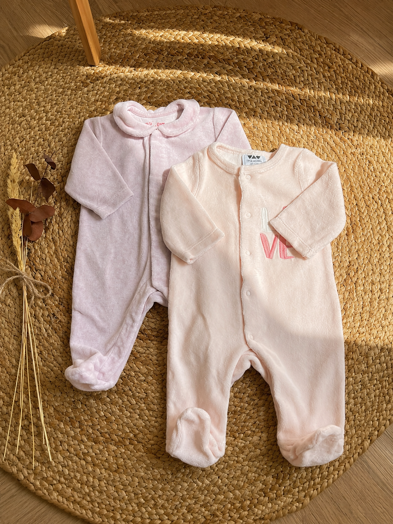 Lot 2 pyjamas 1 pièce en velours rose Dpam Tao fille 1 mois hiver