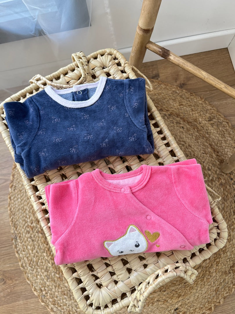 Lot 2 pyjamas 1 pièce velours bleu rose Sucre d'orge Mots d'enfants 3 mois fille