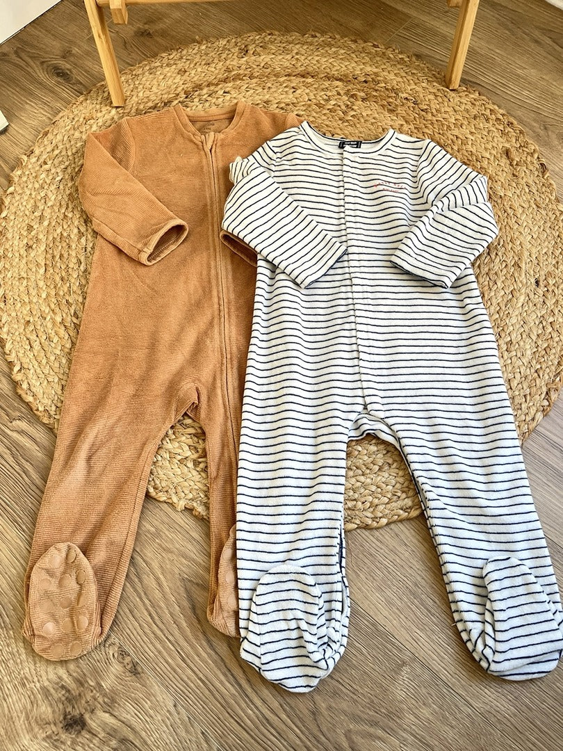 Lot 2 pyjamas 1 pièce velours fille Tape à l'oeil et Kiabi 2 ans hiver manches longues