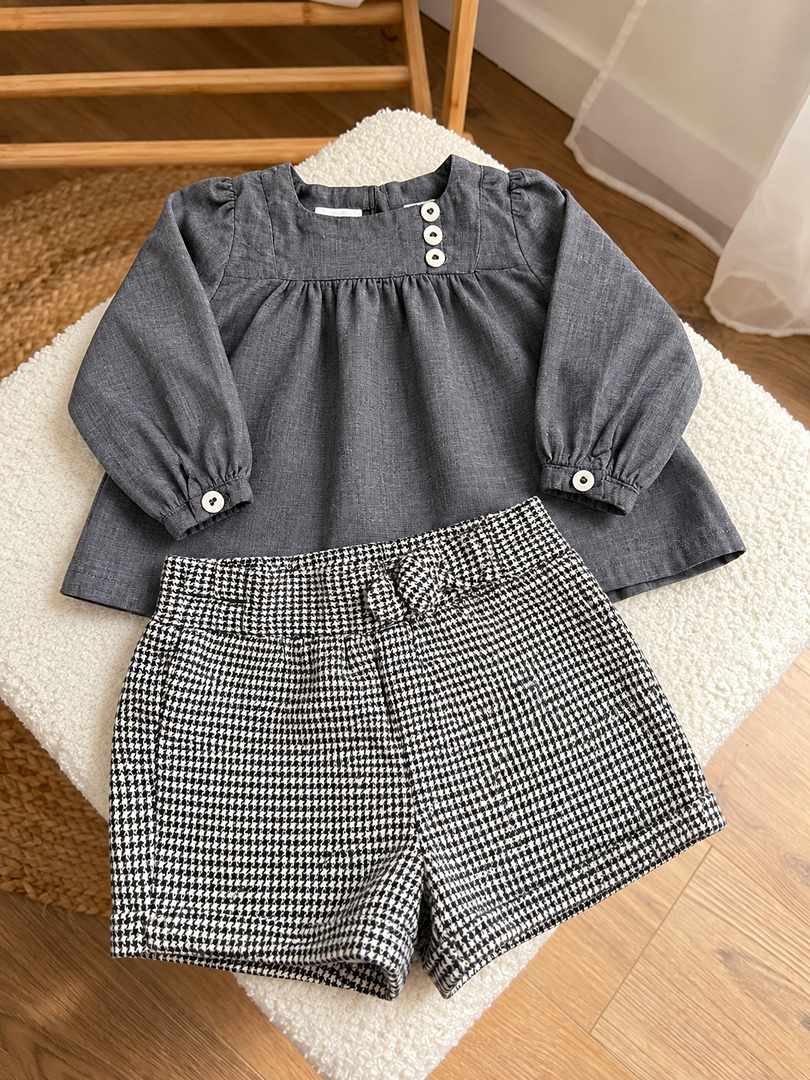 Ensemble fille mi-saison manches longues blouse Petit Bateau short nid de poule Kiabi 12 mois
